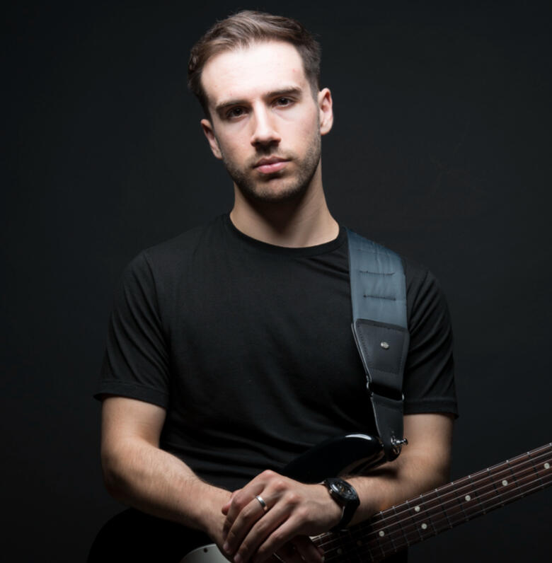 Session and touring guitarist based in London.